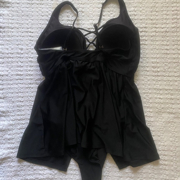 Black 1 Piece Swimsuit w/ Built in Skirt Size 14 - Picture 5 of 13